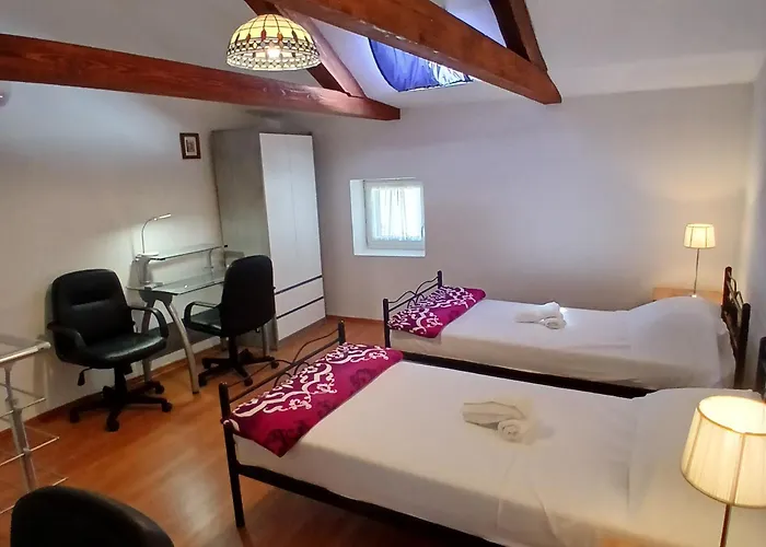 Original Mediterranean House بيت للعطل *