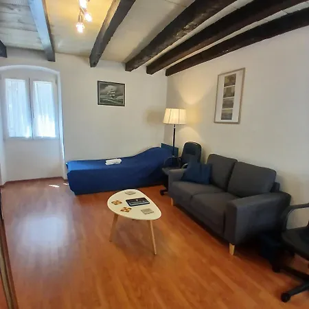 Original Mediterranean House 보드냔